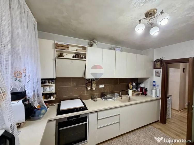 Apartament cu 3 camere decomandat în Brăilei