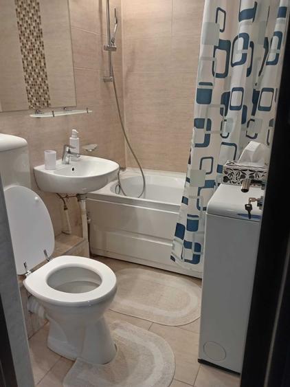 Apartament cu 2 camere semidecomandat în Olteniței