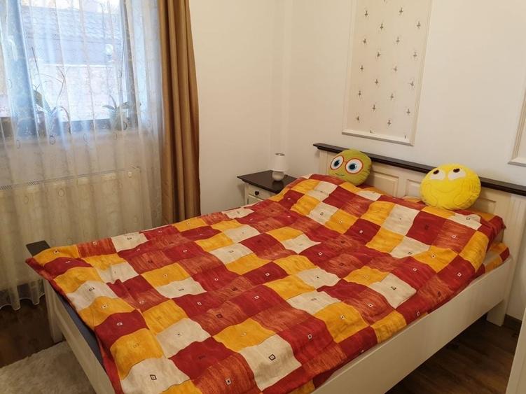 Apartament cu 3 camere decomandat în Rediu