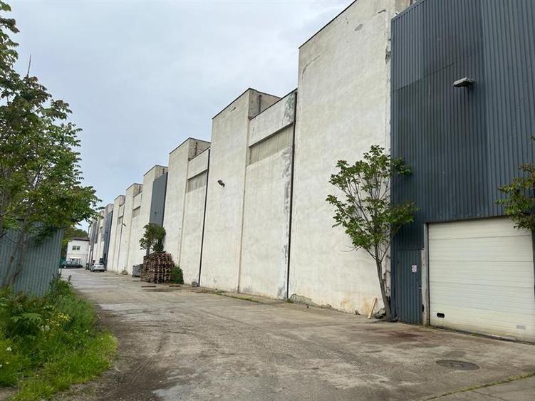 Spațiu industrial, de 700 mp, în Central