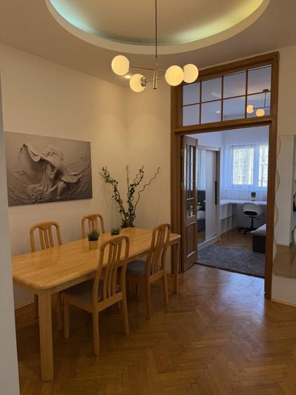 Apartament cu 3 camere semidecomandat, mobilat în Ultracentral