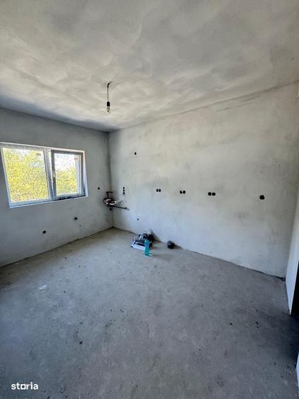 Casă cu 4 camere cu Teren 200 Mp în Central