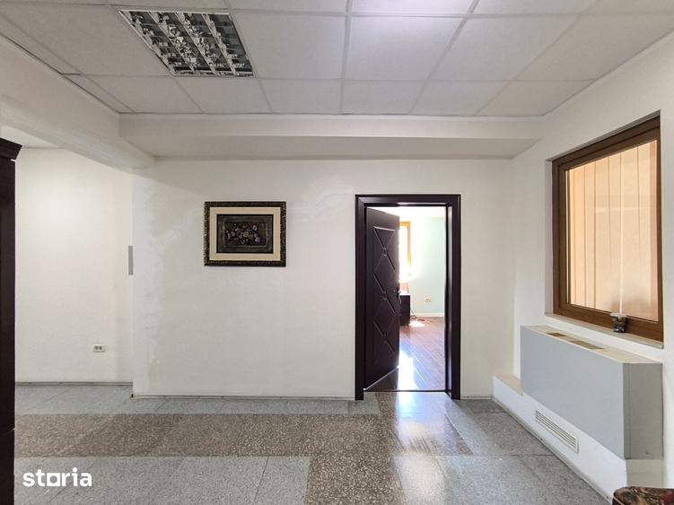 Spațiu comercial, de 100 mp, în Central