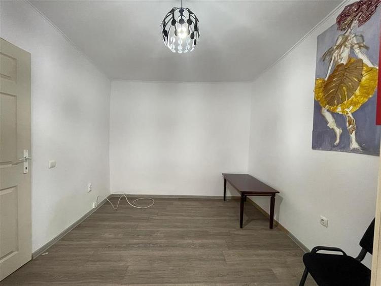 Casă individuală cu 3 camere cu Canalizare în Central