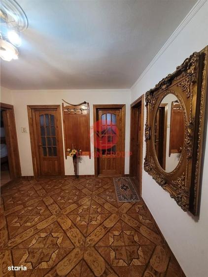 Spațiu comercial, de 300 mp, în Agigea