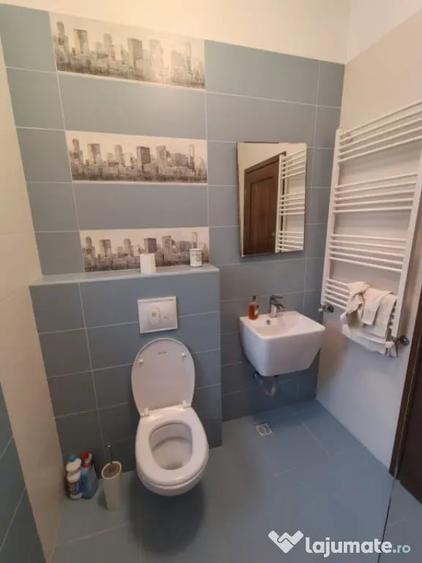 Apartament cu 3 camere semidecomandat, mobilat în Ultracentral