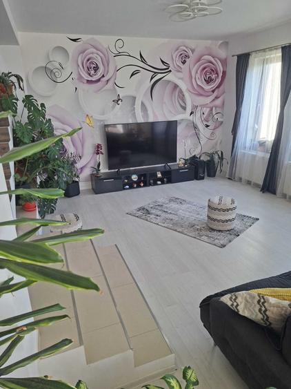 Casă cu 4 camere în Central