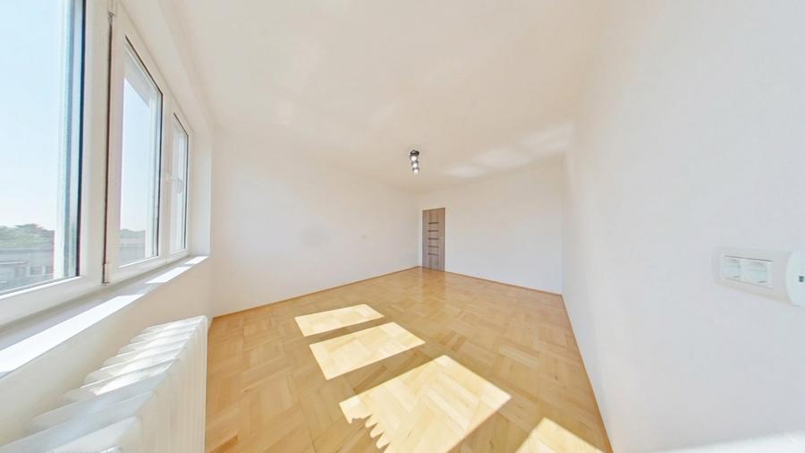 Apartament cu 2 camere decomandat în Podgoria