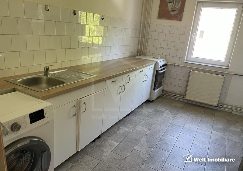 Apartament cu 3 camere, mobilat în Între Lacuri