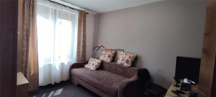 Casă individuală cu 5 camere cu Teren 354 Mp în Florești