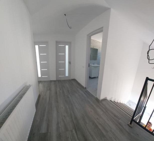 Casă cu 4 camere cu Teren 237 Mp în Central