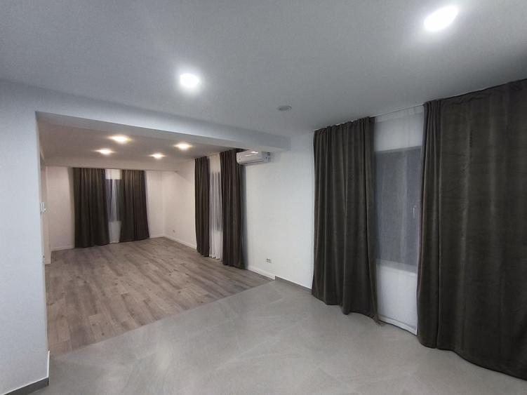 Casă cu 4 camere cu Teren 70 Mp în Odăi