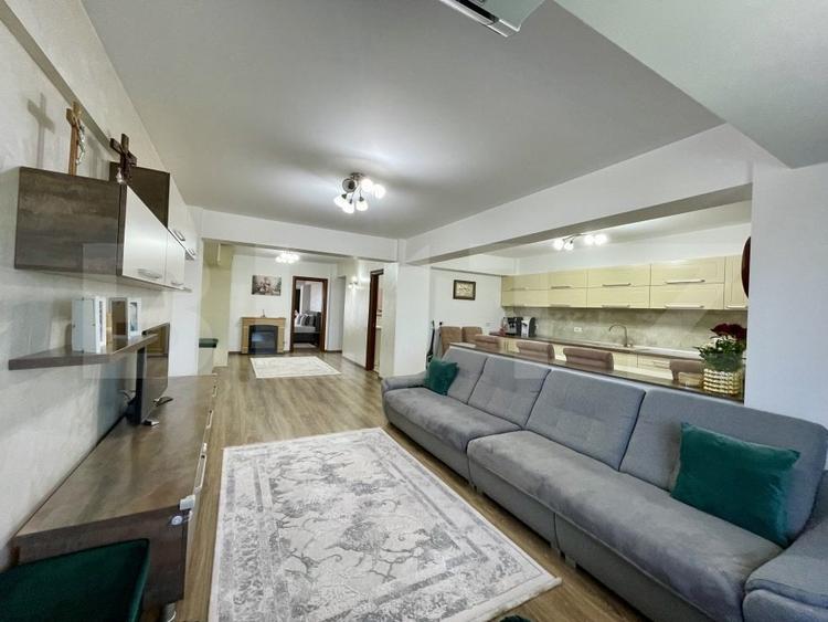 Apartament cu 3 camere semidecomandat, mobilat în Burdujeni