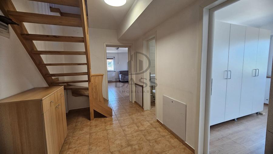 Apartament cu 6 camere decomandat, mobilat în Turnișor