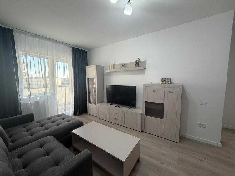 Apartament cu 2 camere semidecomandat în Păcii