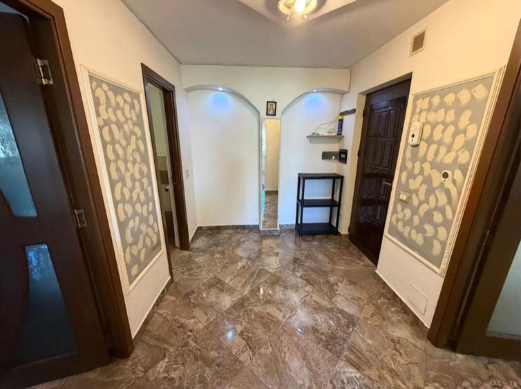 Apartament cu 2 camere decomandat în Obor