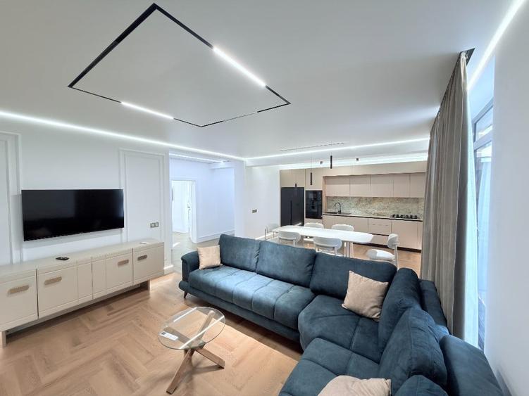 Apartament cu 3 camere decomandat în Central