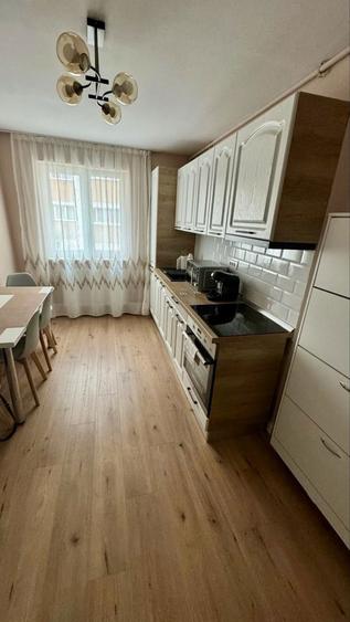 Apartament cu 2 camere semidecomandat în Cetate