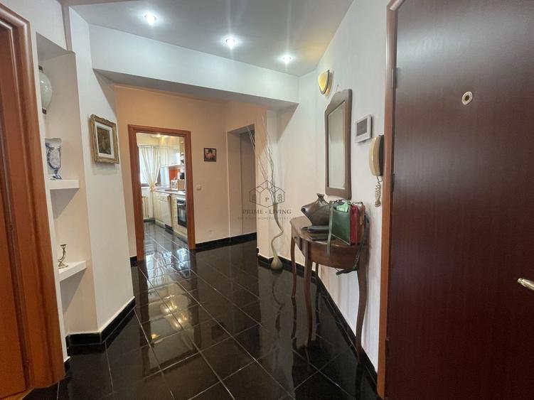 Apartament cu 3 camere decomandat, mobilat în Victoriei