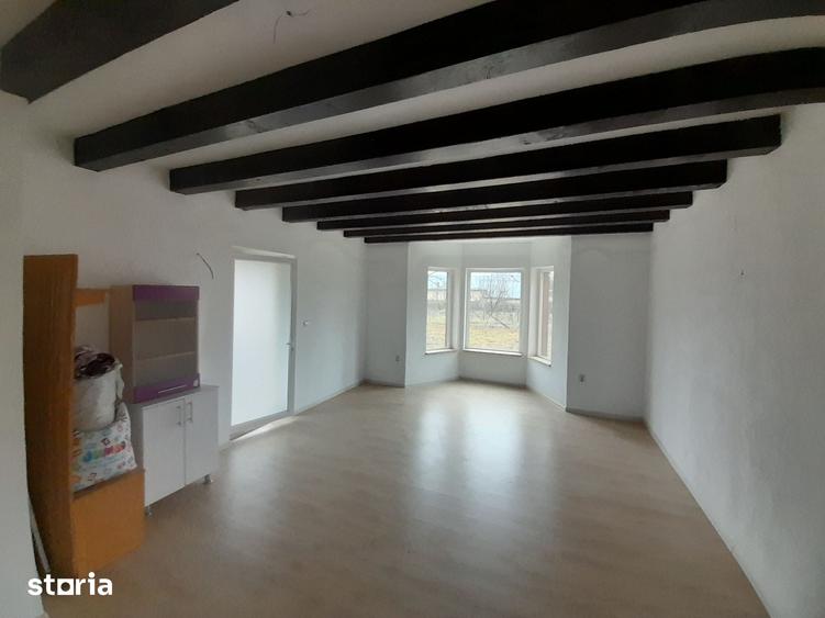 Casă cu 3 camere cu Teren 600 Mp în Domnești