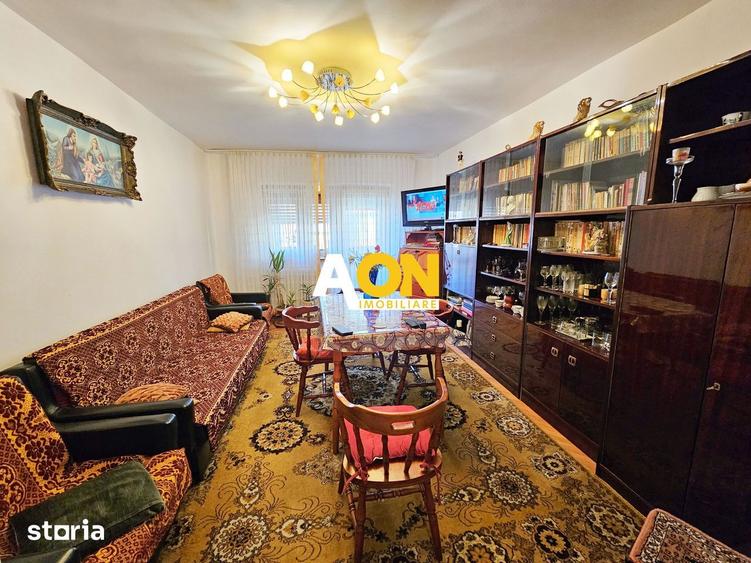 Apartament cu 3 camere decomandat, mobilat în Cetate