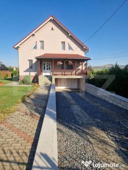 Casă cu 7 camere cu Teren 830 Mp în Central