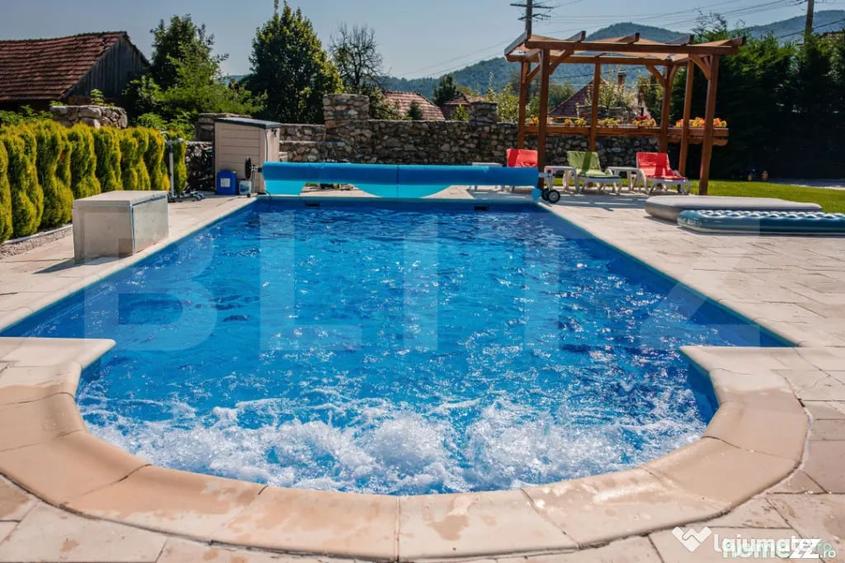 Casă cu 5 camere cu Teren 3000 Mp în Izvoarele (Livezile)