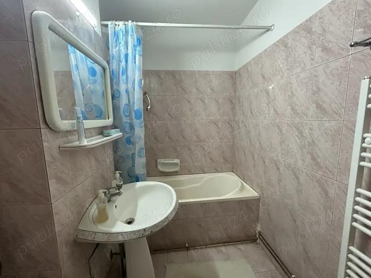Apartament cu 4 camere decomandat în Aradul Nou