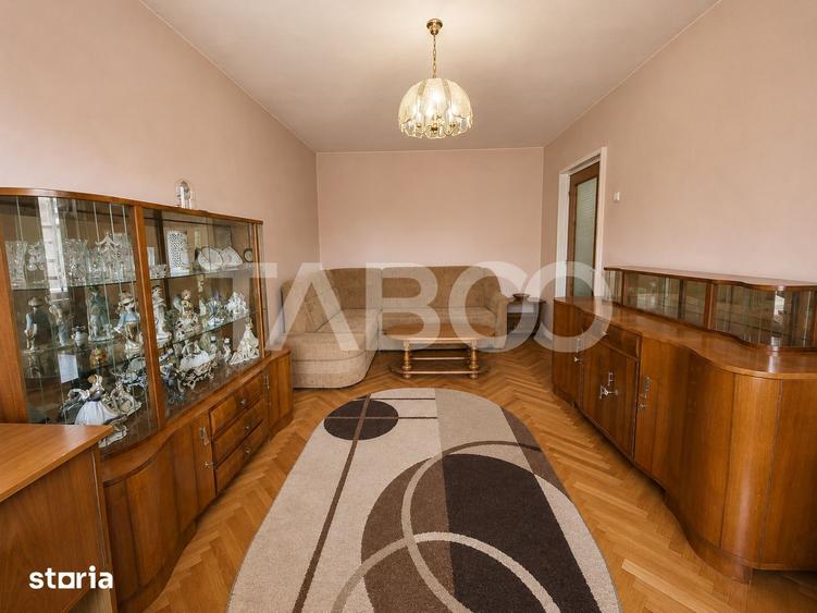 Apartament cu 3 camere decomandat, mobilat în Terezian