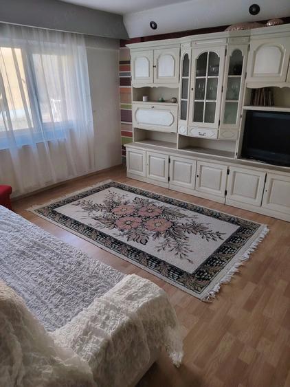 Apartament cu 2 camere decomandat în Exterior Vest