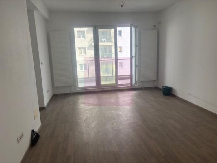 Apartament cu 2 camere semidecomandat în Prelungirea Ghencea