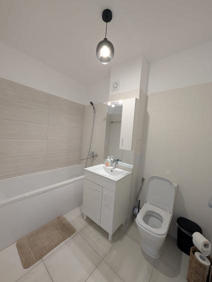 Apartament cu 3 camere decomandat, mobilat în Theodor Pallady