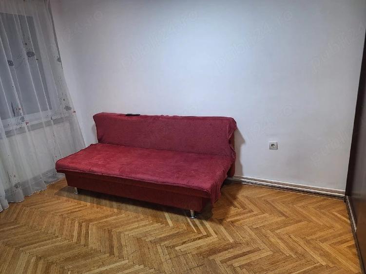 Apartament cu 3 camere semidecomandat în Central