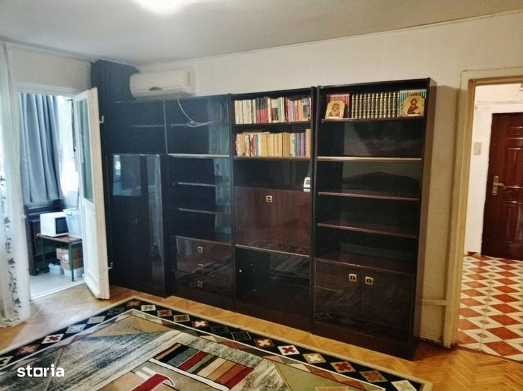 Apartament cu 3 camere în Brătianu