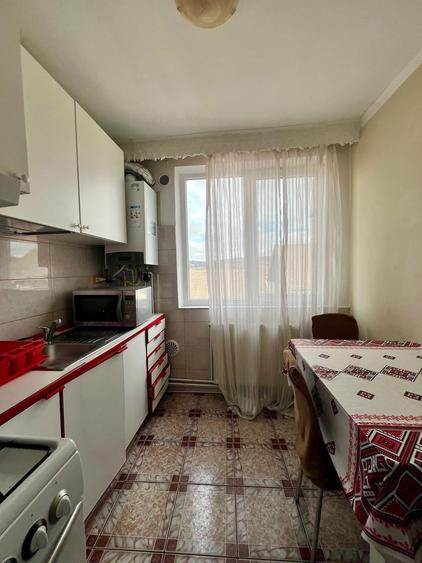 Apartament cu 2 camere semidecomandat, mobilat în Central