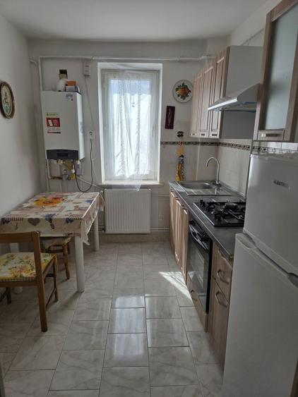 Apartament cu 2 camere semidecomandat în Brazda lui Novac