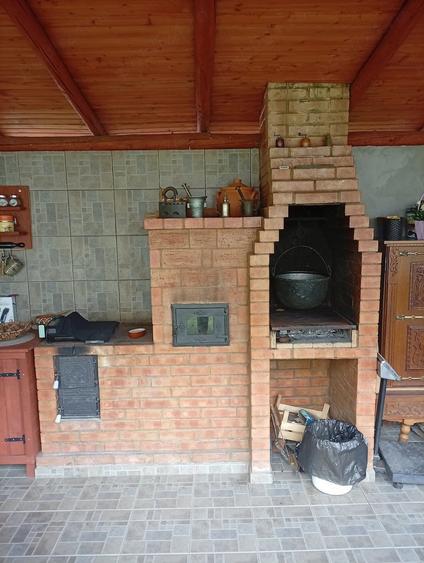 Casă cu Teren 986 Mp în Central