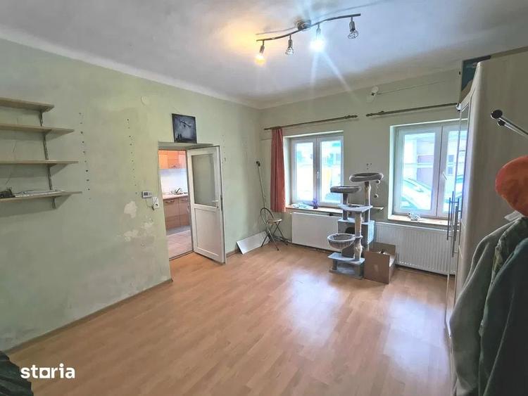 Garsonieră decomandată, mobilată în Central — fotografia 1