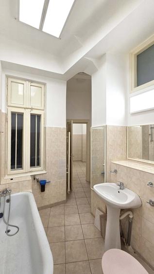 Garsonieră circulară în P-ța Rosetti