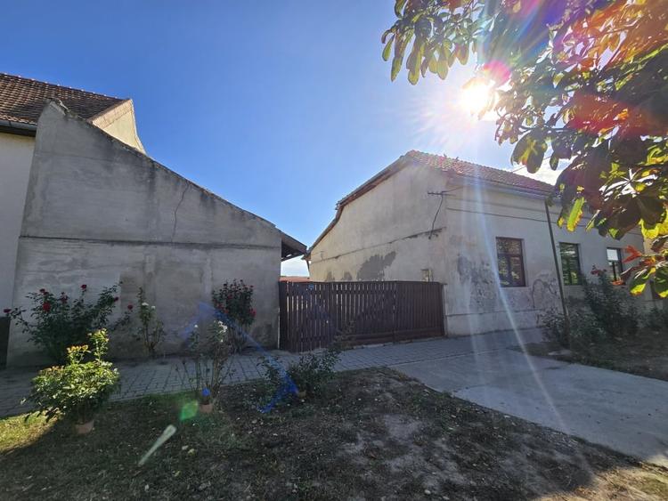 Casă individuală cu 3 camere cu Canalizare în Cenad
