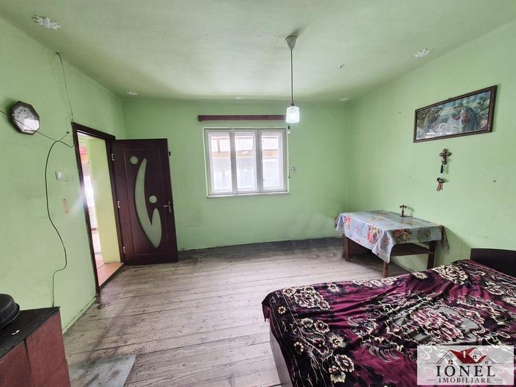 Casă individuală cu 2 camere cu Teren 9544 Mp în Meteș
