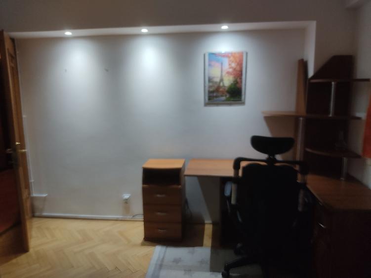 Apartament cu 2 camere decomandat în Pielești