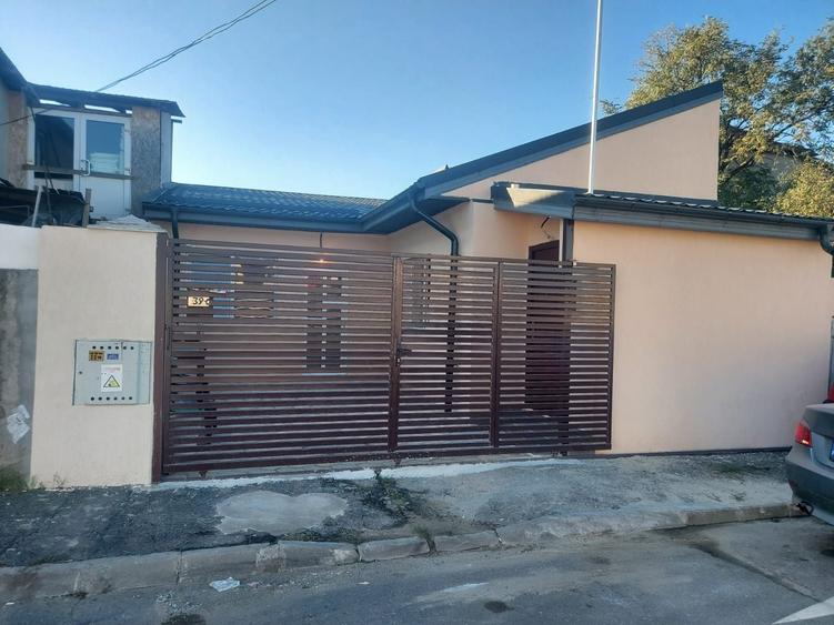 Casă cu 3 camere cu Teren 60 Mp în Exterior Vest