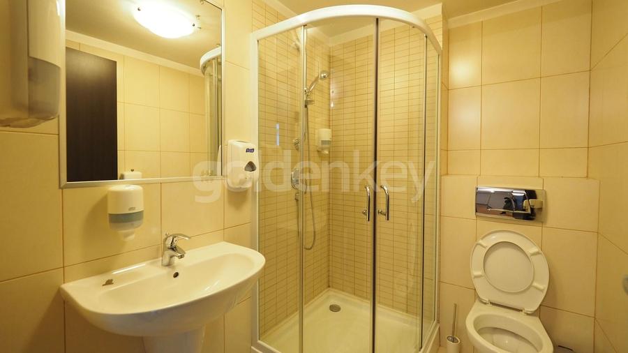 Apartament cu 3 camere semidecomandat în Herăstrău