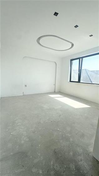 Casă individuală cu 5 camere cu Teren 400 Mp în Nord