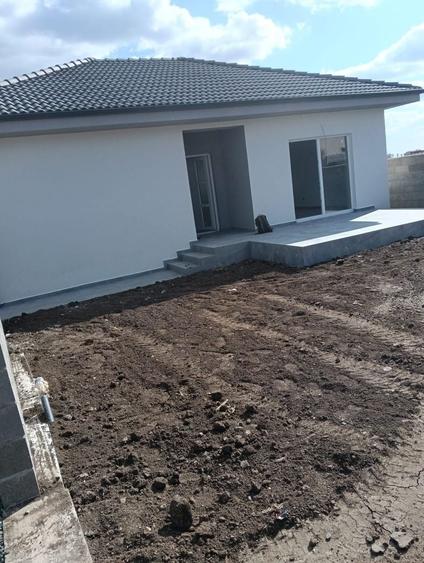 Casă cu 3 camere în Sânandrei
