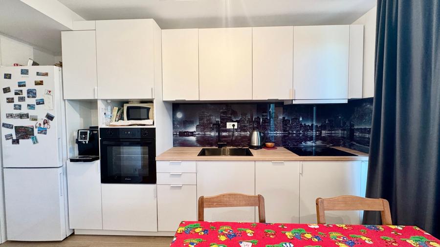Apartament cu 2 camere semidecomandat în P-ta Presei Libere