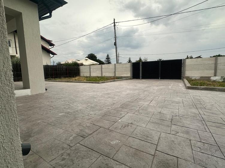 Casă cu 4 camere în Ciolpani