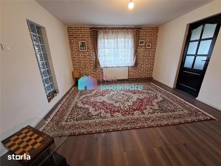 Casă cu 5 camere cu Teren 800 Mp în Cornu Luncii