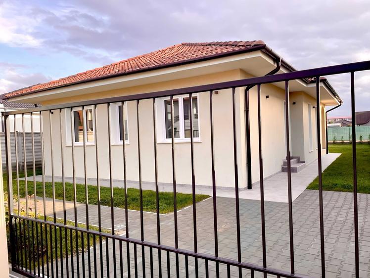Casă cu 4 camere cu Teren 520 Mp în Oncea